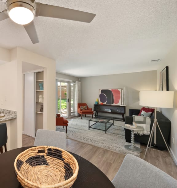 Lancaster Apartments West Oaks Apartments